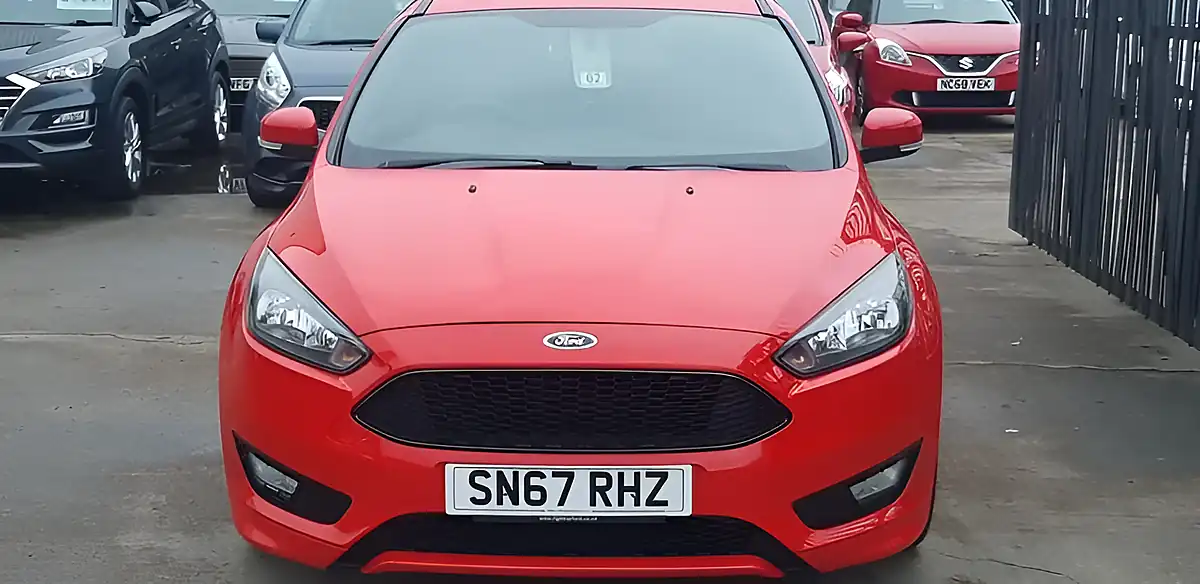 Used 2017 Ford Focus ST-Line Red - Interior and Exterior details 8