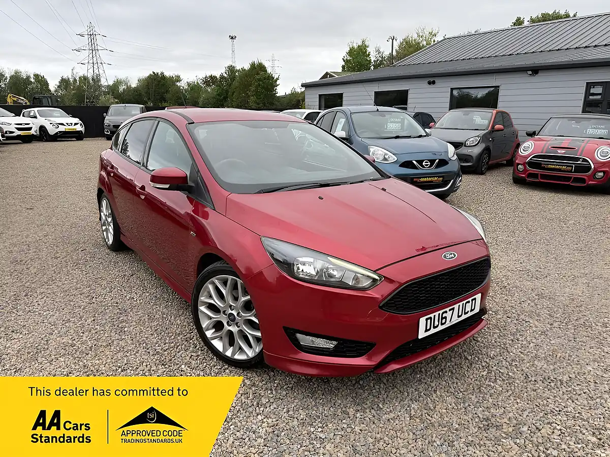 Used 2017 Ford Focus ST-Line Red - Front View