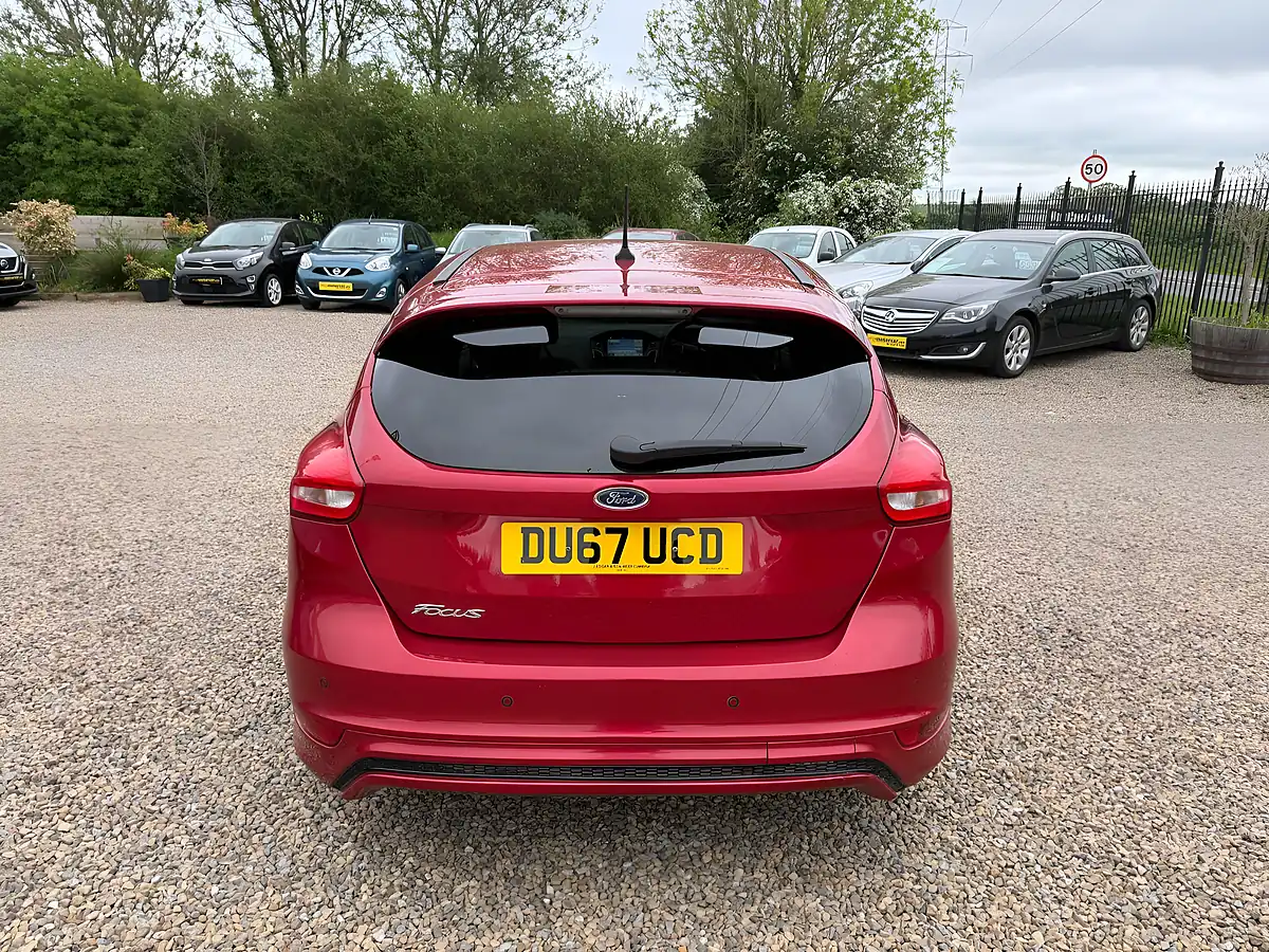 Used 2017 Ford Focus ST-Line Red - Interior and Exterior details 12