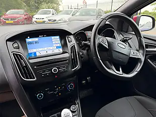 Used 2017 Ford Focus ST-Line Red - Interior and Exterior details 13