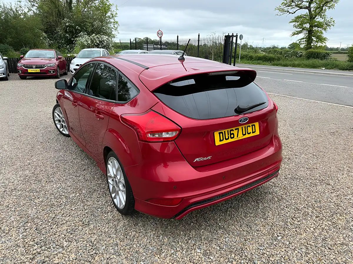Used 2017 Ford Focus ST-Line Red - Interior and Exterior details 6