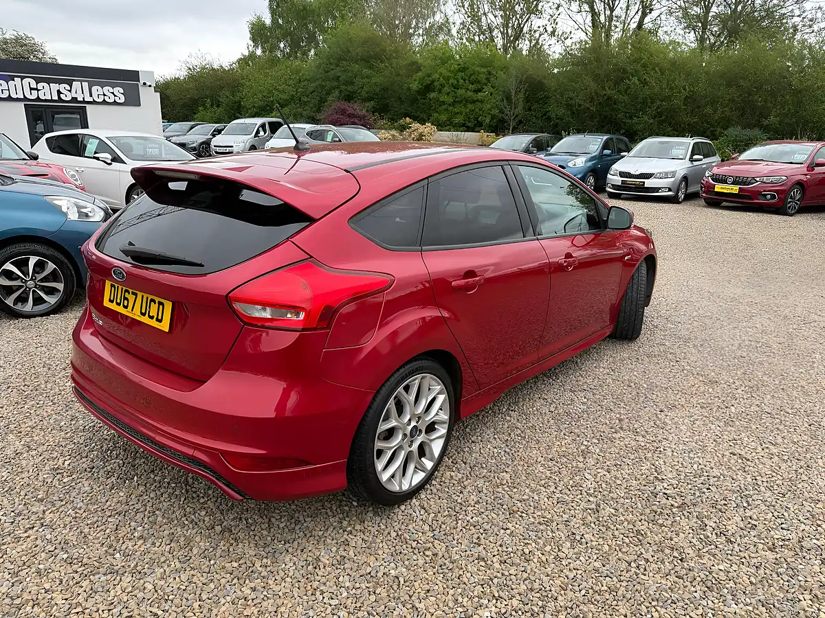 Used 2017 Ford Focus ST-Line Red - Interior and Exterior details 8