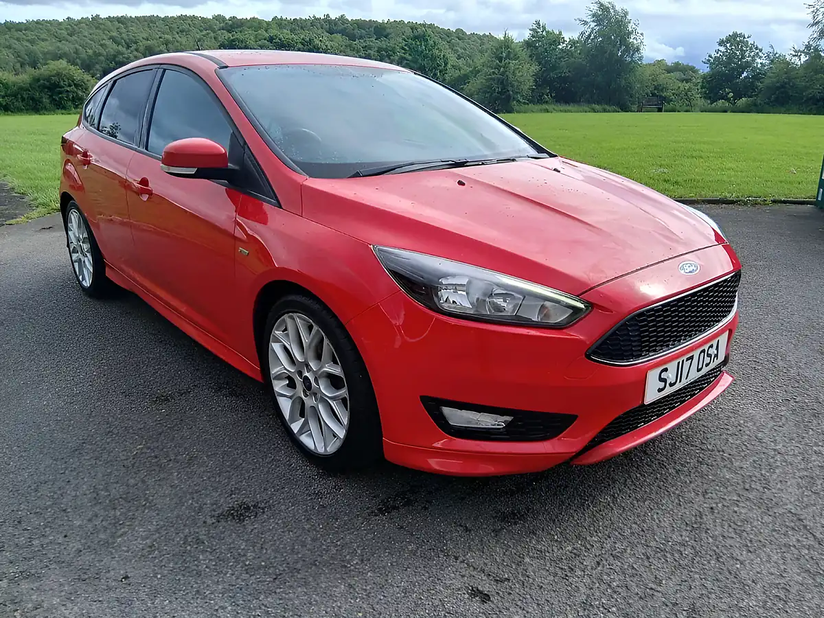 Used 2017 Ford Focus ST-Line Red - Front View