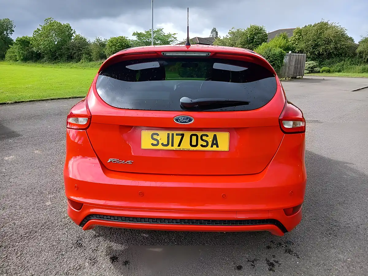Used 2017 Ford Focus ST-Line Red - Interior and Exterior details 7