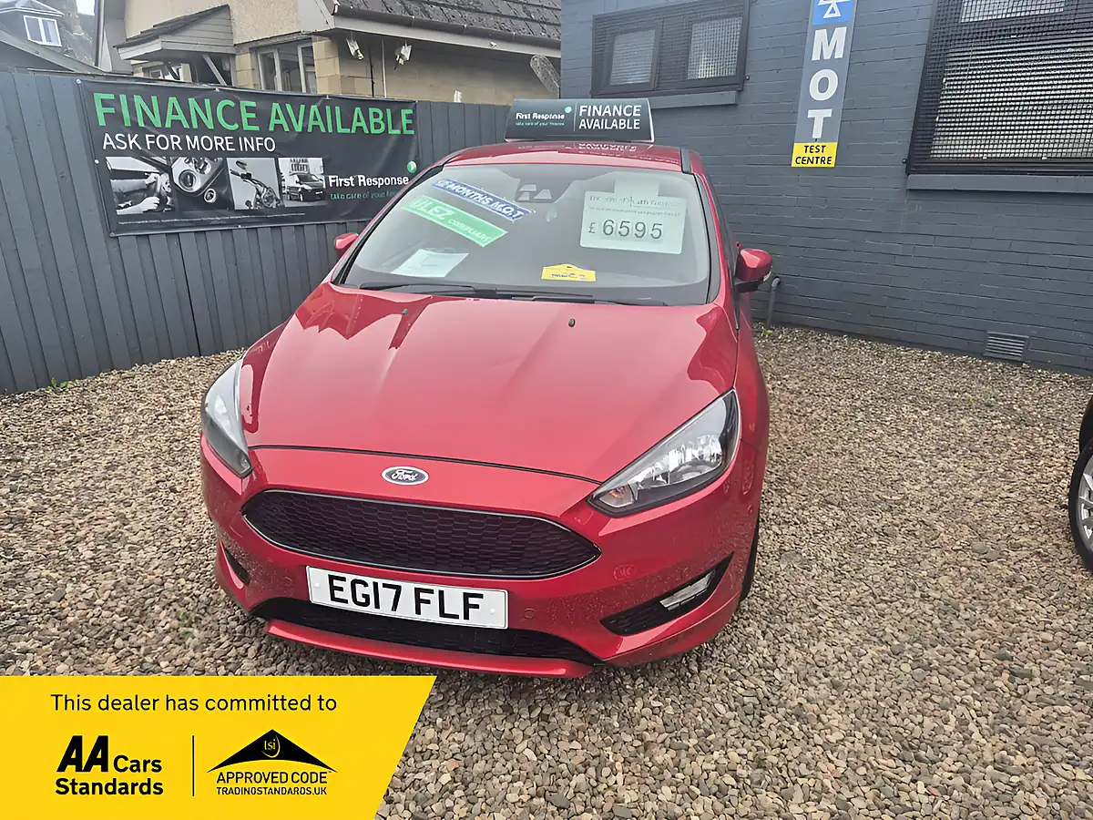 Used 2017 Ford Focus ST-Line Red - Front View