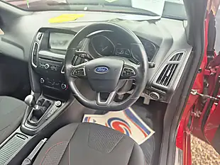 Used 2017 Ford Focus ST-Line Red - Interior and Exterior details 10