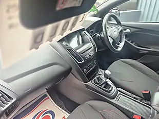 Used 2017 Ford Focus ST-Line Red - Interior and Exterior details 12