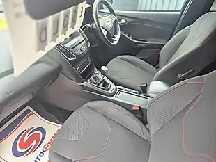 Used 2017 Ford Focus ST-Line Red - Interior and Exterior details 14