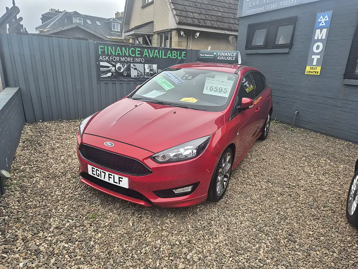 Used 2017 Ford Focus ST-Line Red - Interior and Exterior details 2