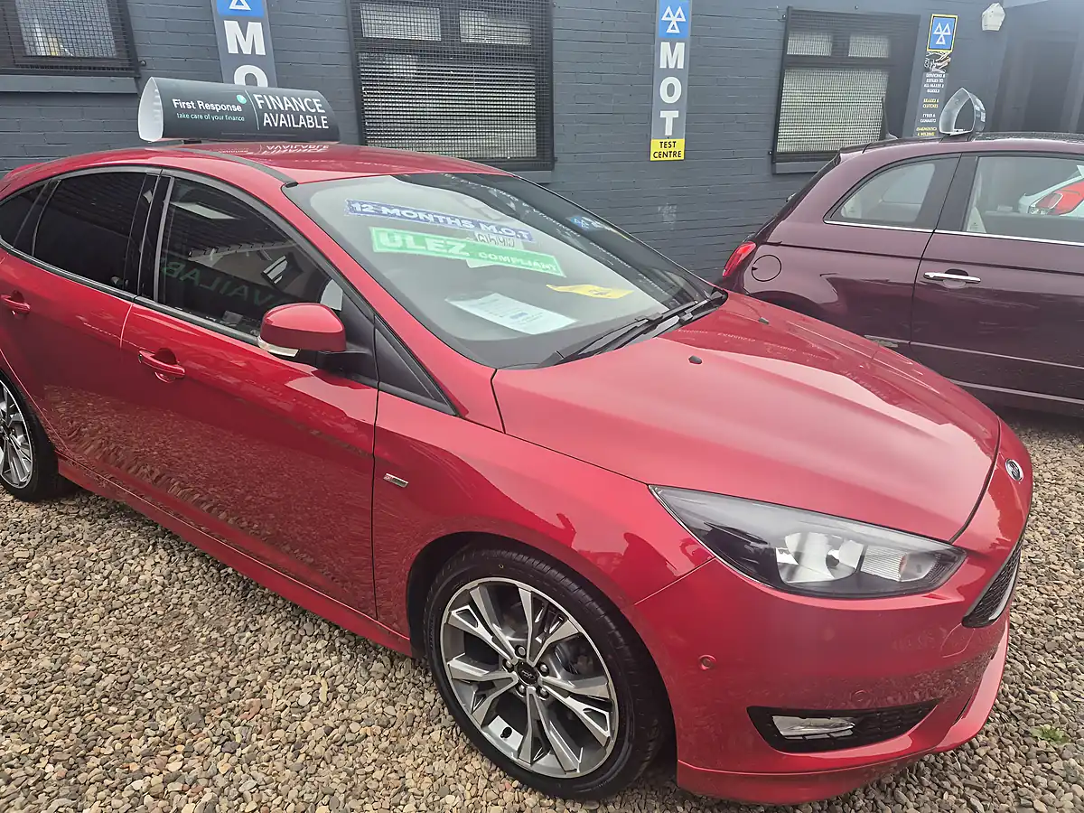 Used 2017 Ford Focus ST-Line Red - Interior and Exterior details 3