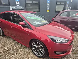 Used 2017 Ford Focus ST-Line Red - Interior and Exterior details 5