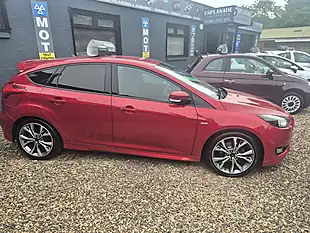 Used 2017 Ford Focus ST-Line Red - Interior and Exterior details 6