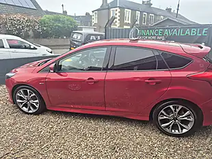 Used 2017 Ford Focus ST-Line Red - Interior and Exterior details 8