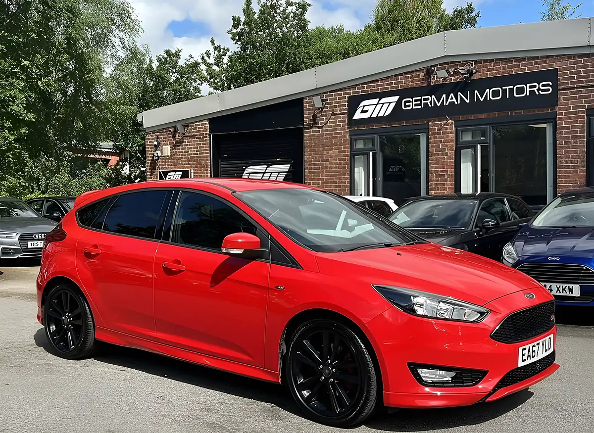 Used 2017 Ford Focus ST-Line Red - Front View