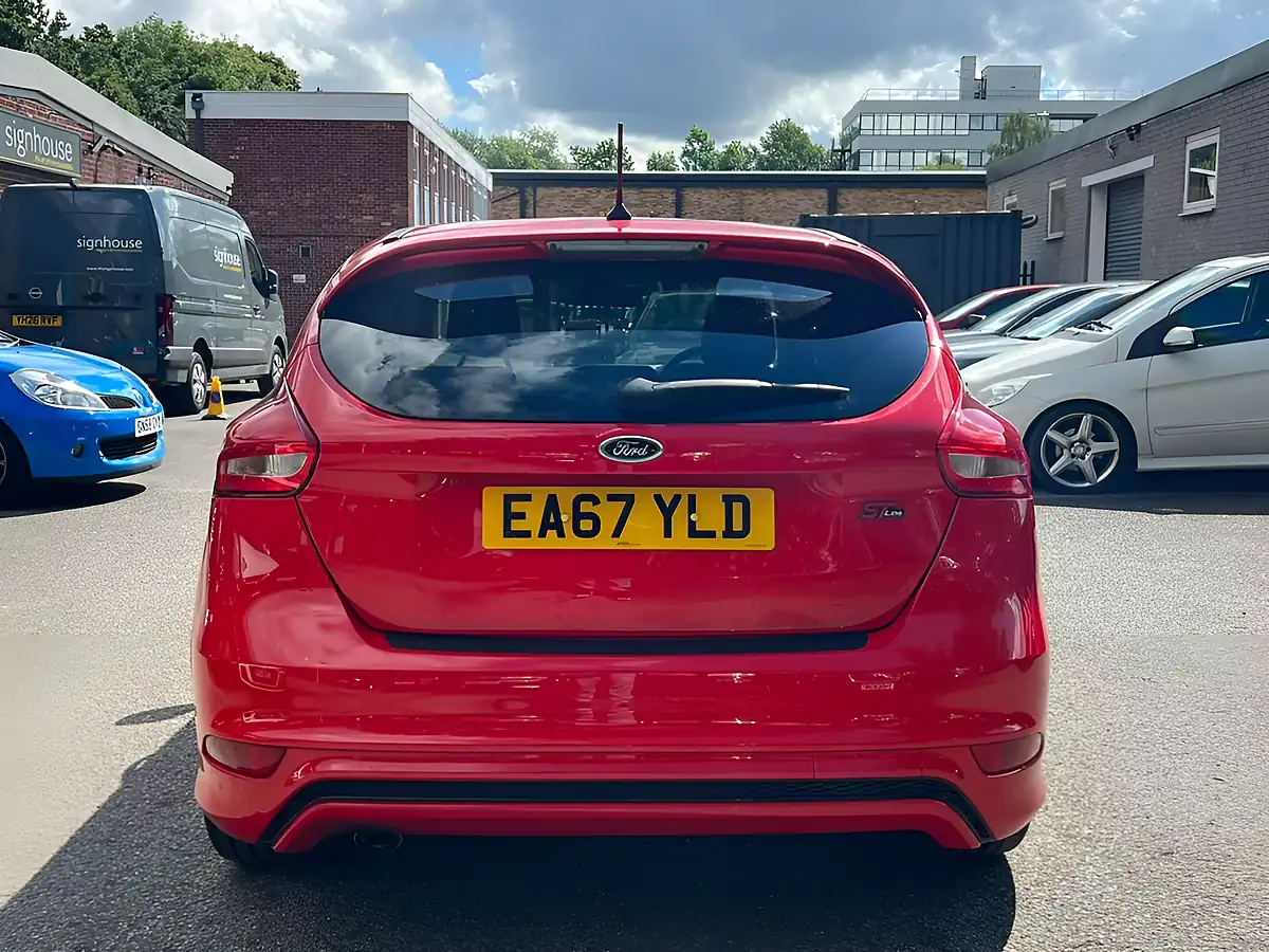 Used 2017 Ford Focus ST-Line Red - Interior and Exterior details 10