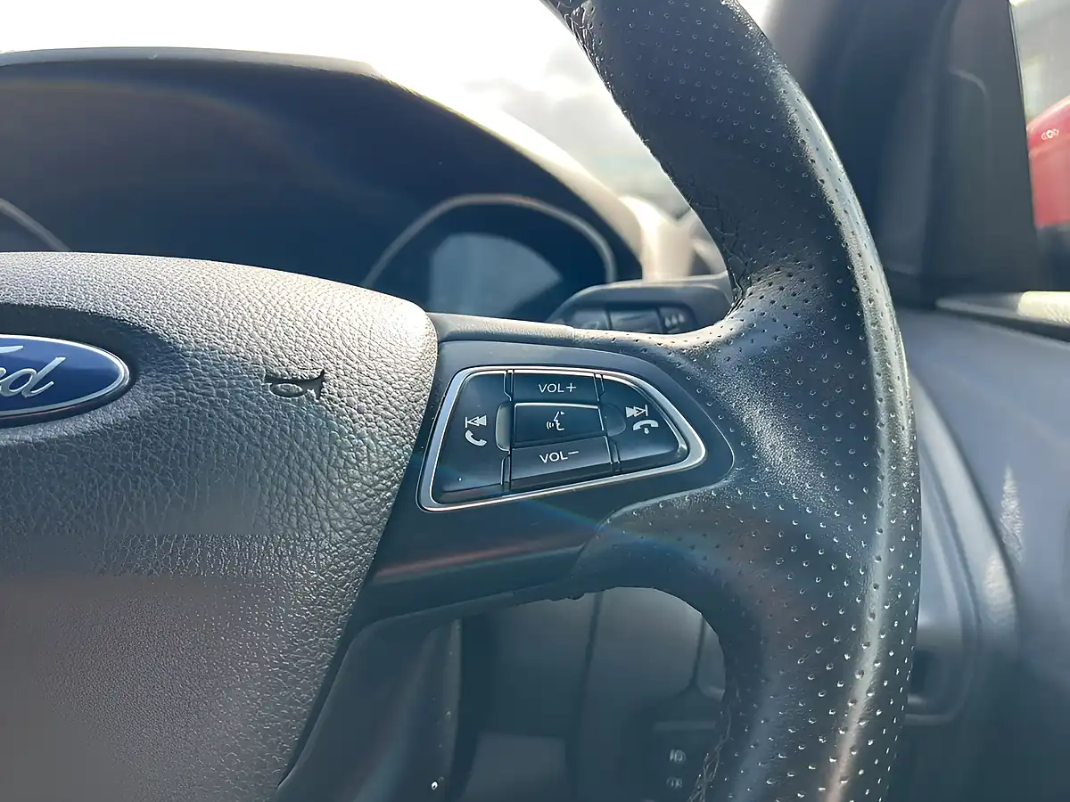 Used 2017 Ford Focus ST-Line Red - Interior and Exterior details 20