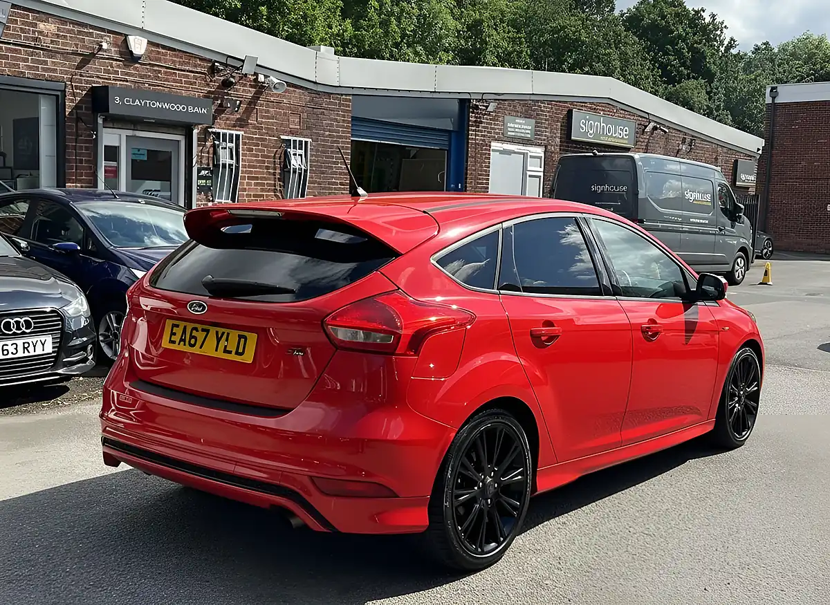 Used 2017 Ford Focus ST-Line Red - Interior and Exterior details 3