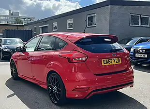 Used 2017 Ford Focus ST-Line Red - Interior and Exterior details 4