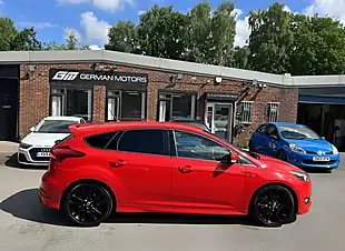 Used 2017 Ford Focus ST-Line Red - Interior and Exterior details 6