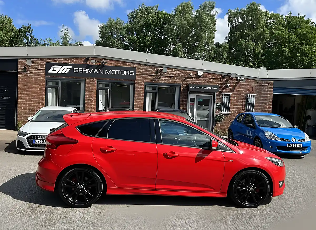 Used 2017 Ford Focus ST-Line Red - Interior and Exterior details 6