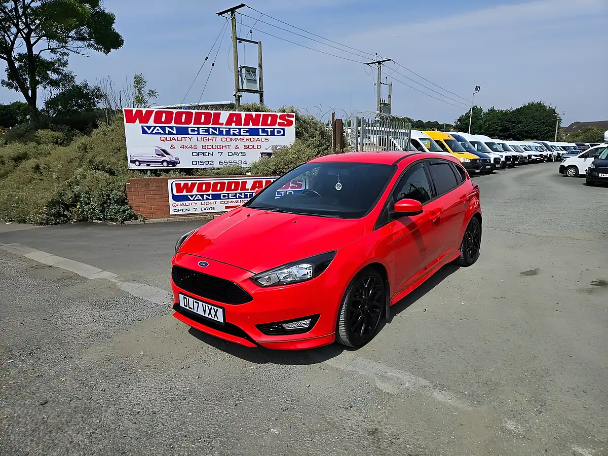 Used 2017 Ford Focus ST-Line Red - Interior and Exterior details 4