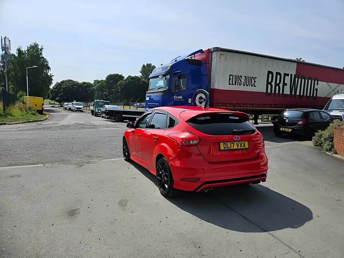 Used 2017 Ford Focus ST-Line Red - Interior and Exterior details 6