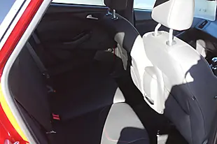 Used 2017 Ford Focus ST-Line Red - Interior and Exterior details 4