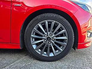 Used 2017 Ford Focus ST-Line Red - Interior and Exterior details 10
