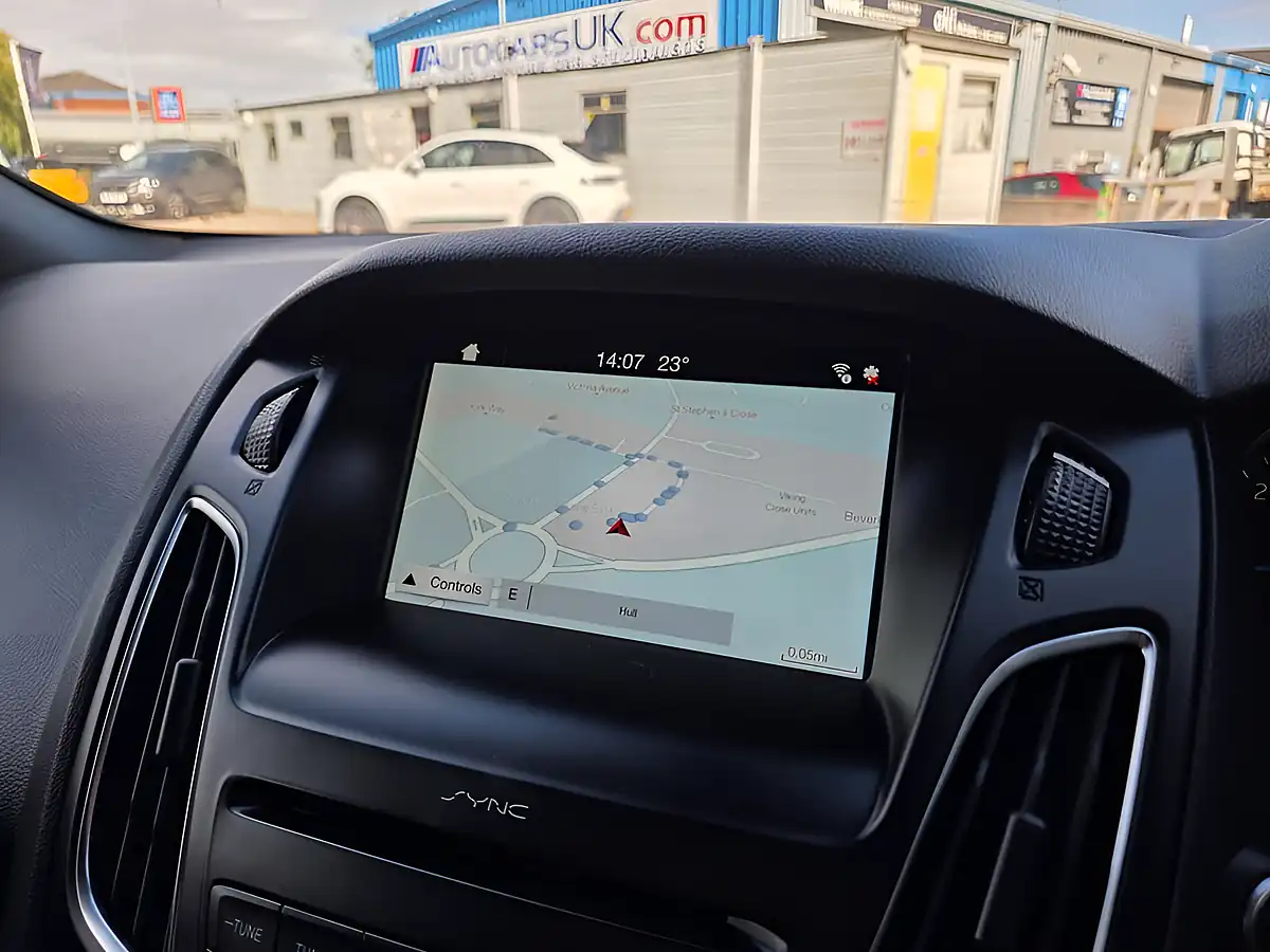 Used 2017 Ford Focus ST-Line Red - Interior and Exterior details 16
