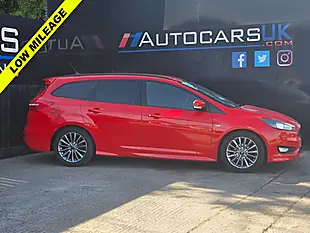 Used 2017 Ford Focus ST-Line Red - Interior and Exterior details 2