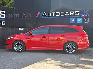 Used 2017 Ford Focus ST-Line Red - Interior and Exterior details 8