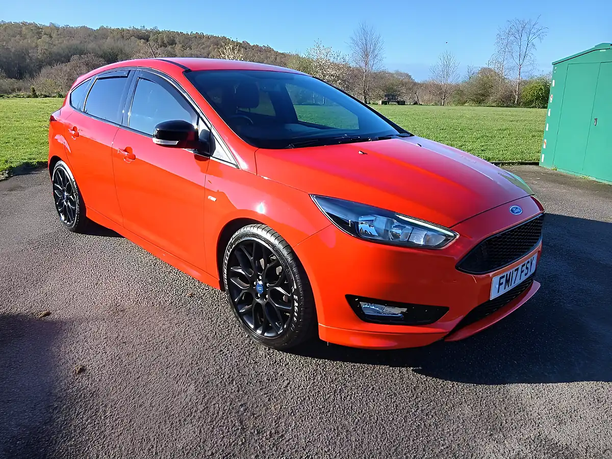 Used 2017 Ford Focus ST-Line Red - Front View