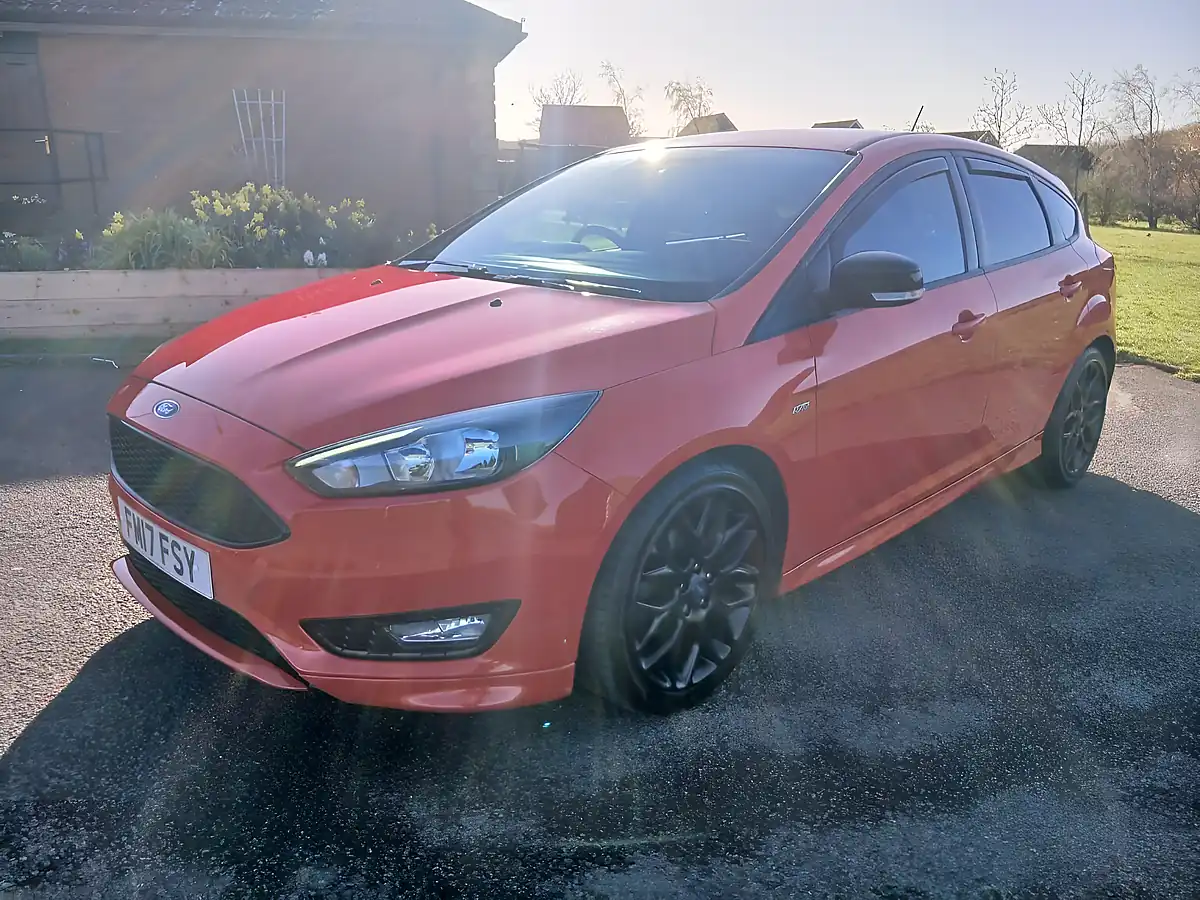 Used 2017 Ford Focus ST-Line Red - Interior and Exterior details 2