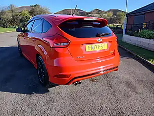 Used 2017 Ford Focus ST-Line Red - Interior and Exterior details 3