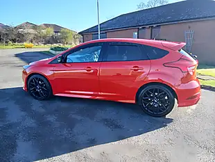 Used 2017 Ford Focus ST-Line Red - Interior and Exterior details 7
