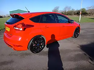Used 2017 Ford Focus ST-Line Red - Interior and Exterior details 8