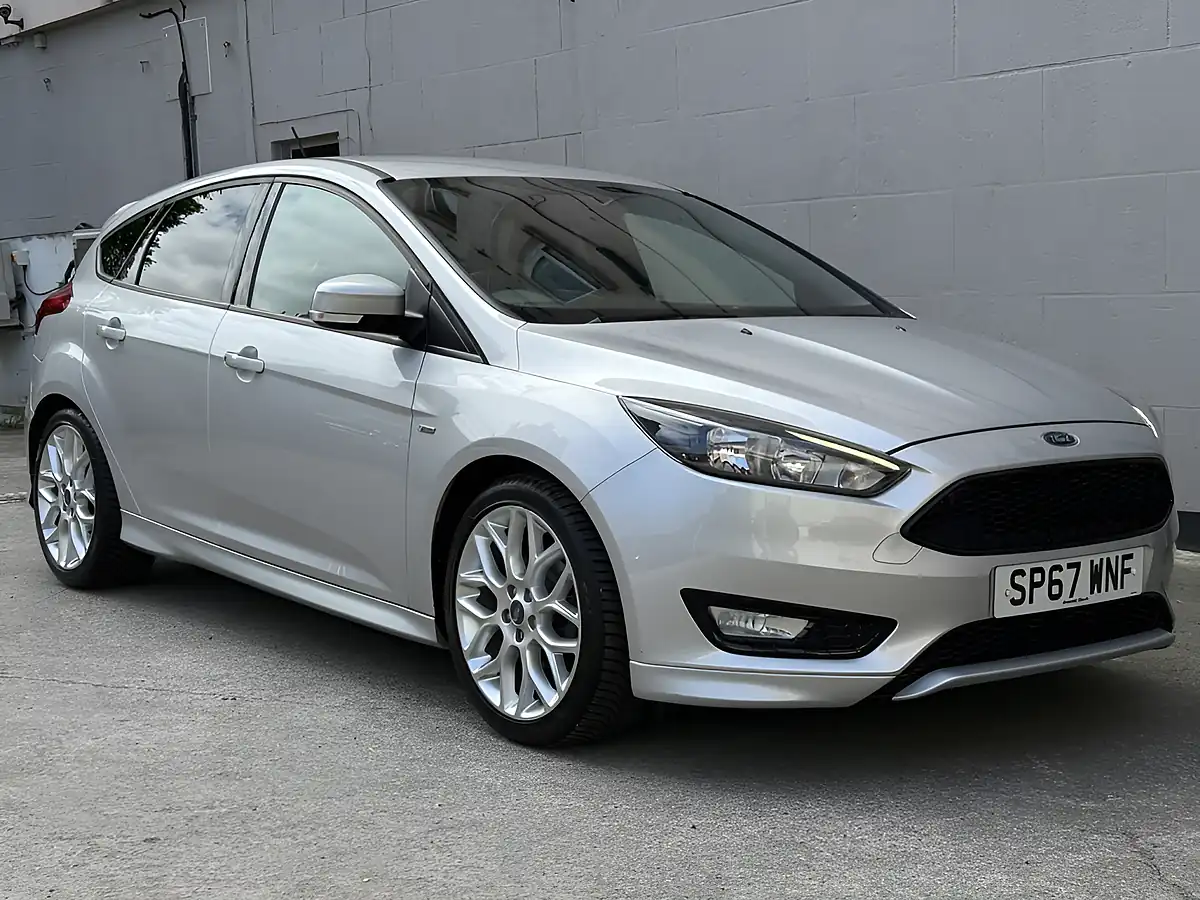 Used 2017 Ford Focus ST-Line Silver - Front View
