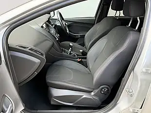 Used 2017 Ford Focus ST-Line Silver - Interior and Exterior details 13