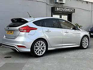 Used 2017 Ford Focus ST-Line Silver - Interior and Exterior details 4
