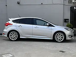 Used 2017 Ford Focus ST-Line Silver - Interior and Exterior details 6