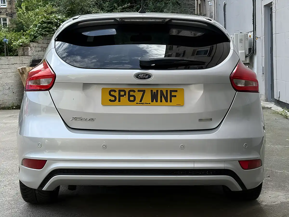 Used 2017 Ford Focus ST-Line Silver - Interior and Exterior details 8