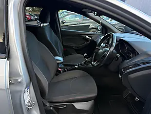 Used 2017 Ford Focus ST-Line Silver - Interior and Exterior details 10