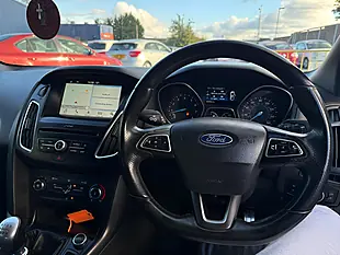Used 2017 Ford Focus ST-Line Silver - Interior and Exterior details 14