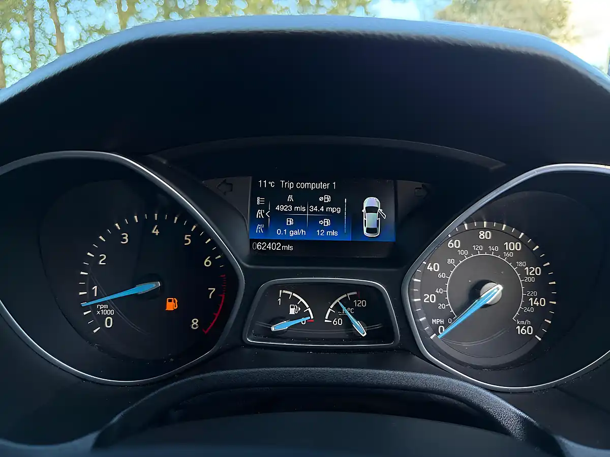 Used 2017 Ford Focus ST-Line Silver - Interior and Exterior details 15