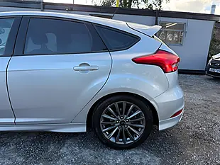 Used 2017 Ford Focus ST-Line Silver - Interior and Exterior details 20