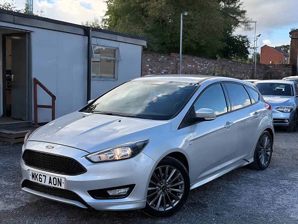 Used 2017 Ford Focus ST-Line Silver - Interior and Exterior details 3