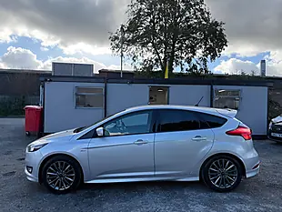Used 2017 Ford Focus ST-Line Silver - Interior and Exterior details 4