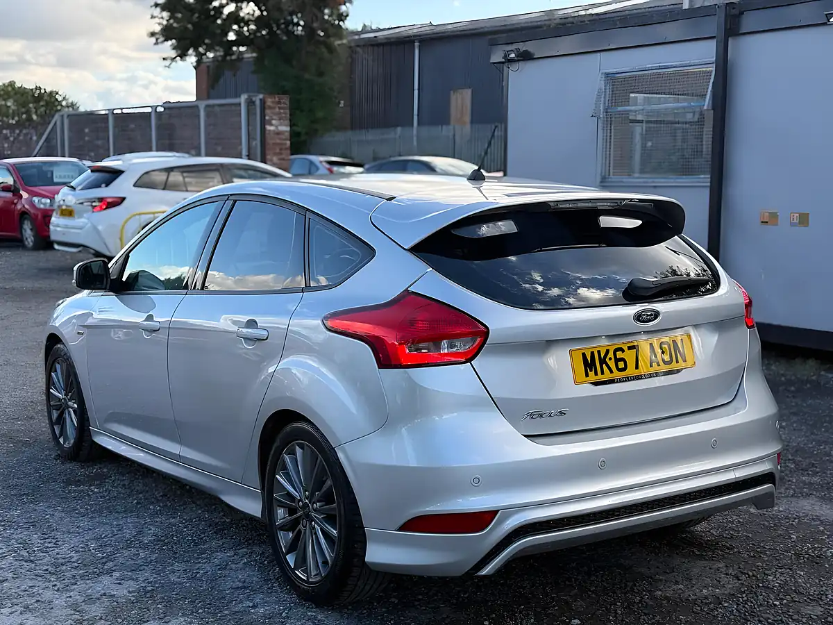 Used 2017 Ford Focus ST-Line Silver - Interior and Exterior details 5
