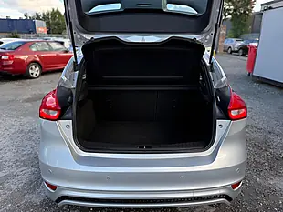 Used 2017 Ford Focus ST-Line Silver - Interior and Exterior details 7