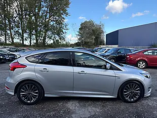 Used 2017 Ford Focus ST-Line Silver - Interior and Exterior details 9